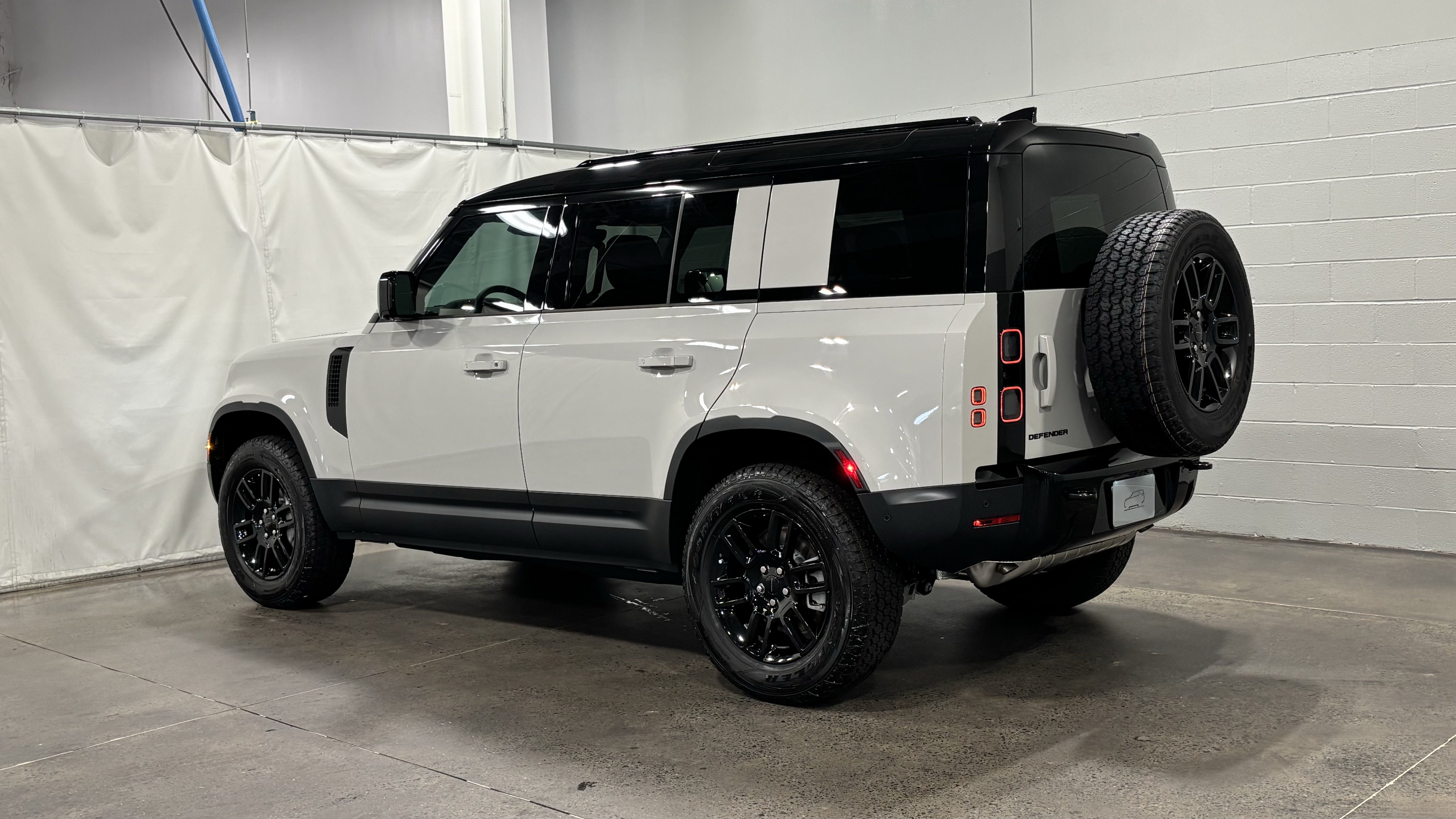 New 2026 Land Rover Defender 110 S AWD/4WD image 12