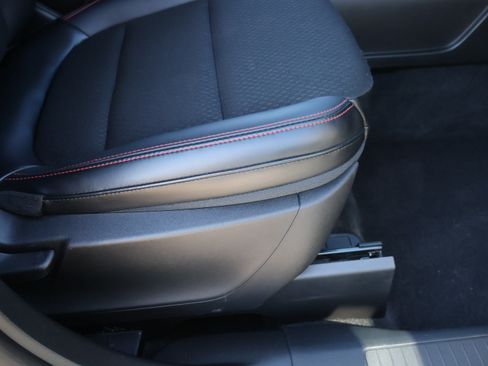Used 2025 Ford Escape ST-Line AWD/4WD image 9