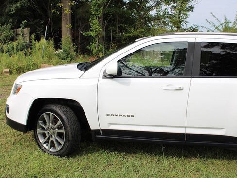 Used 2016 Jeep Compass High Altitude AWD/4WD image 10