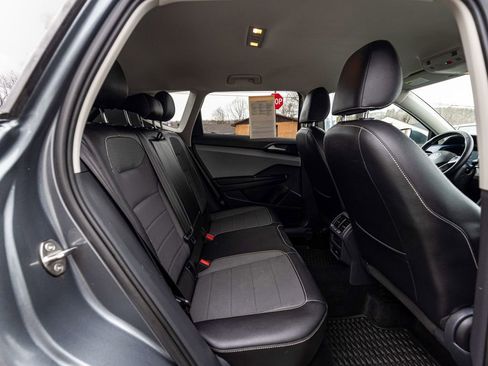 Used 2022 Volkswagen Taos SE image 29