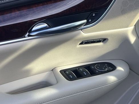 Used 2019 Cadillac XT5 Luxury image 16