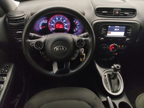 Used 2017 Kia Soul + image 22