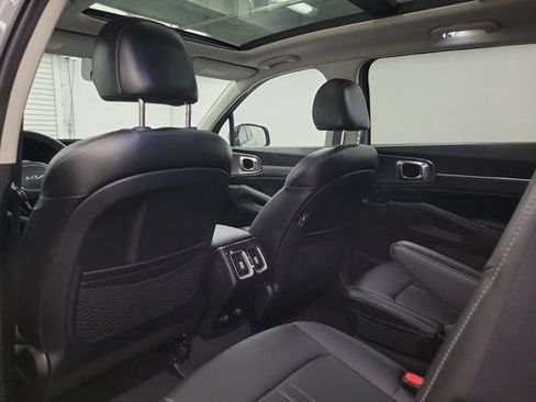 Used 2023 Kia Sorento SX AWD/4WD image 15
