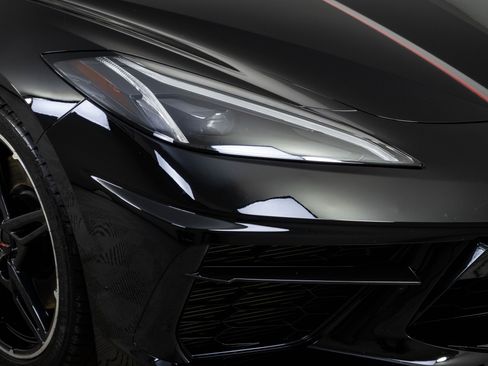 Used 2023 Chevrolet Corvette Stingray Coupe w/ Z51 Performance Package RWD image 29