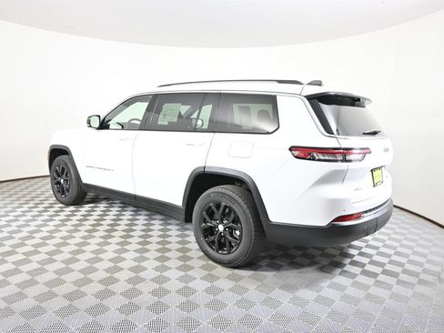 Used 2023 Jeep Grand Cherokee L Limited w/ Luxury Tech Group II AWD/4WD image 4