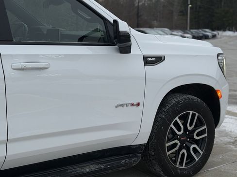 Used 2023 GMC Yukon AT4 image 10
