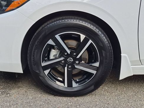 Used 2025 Nissan Sentra SV w/ All-Weather Package FWD image 9