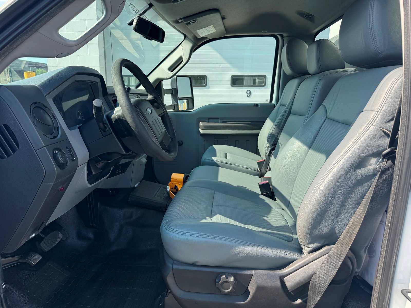 Used 2015 Ford F550 2WD Regular Cab Super Duty image 16