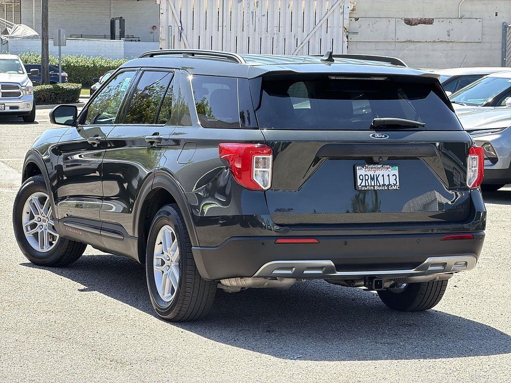 Used 2023 Ford Explorer XLT w/ Equipment Group 202A AWD/4WD image 7