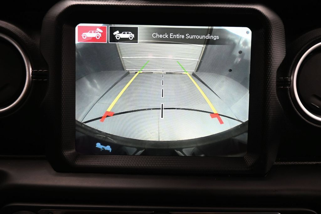Used 2022 Jeep Wrangler Unlimited Sahara w/ Cold Weather Group AWD/4WD image 24