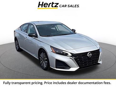 Used 2025 Nissan Altima 2.5 SV FWD image 1