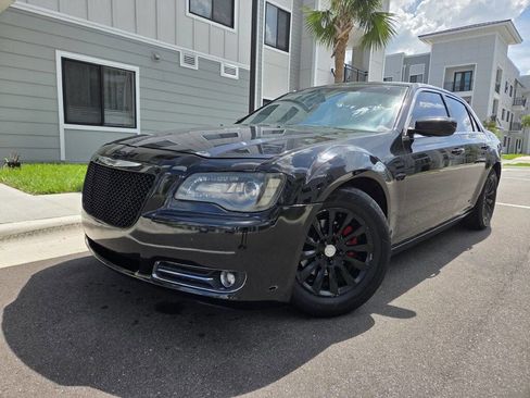 Used 2014 Chrysler 300 S RWD image 1