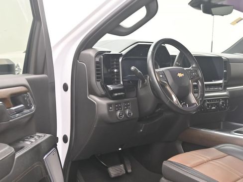 Used 2024 Chevrolet Silverado 3500 High Country w/ High Country Premium Package AWD/4WD image 11