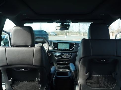 New 2026 Chrysler Pacifica Select image 24