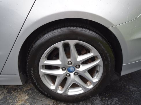 Used 2013 Ford Fusion SE FWD image 6