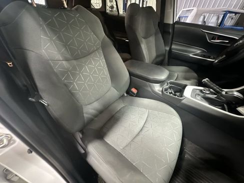 Used 2021 Toyota RAV4 XLE w/ Convenience Package AWD/4WD image 32