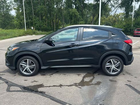 Used 2021 Honda HR-V EX-L image 2