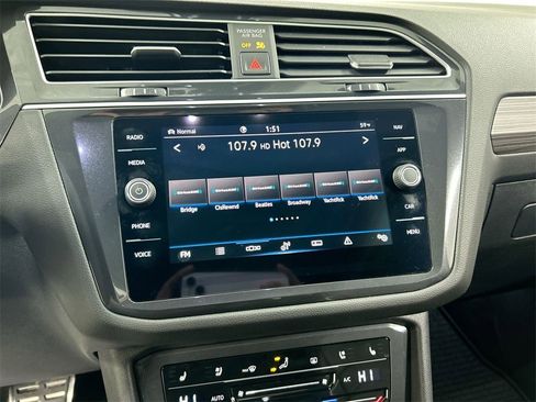Certified 2024 Volkswagen Tiguan SEL R-Line image 20