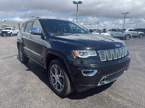Used 2024 Jeep Grand Cherokee L Overland image 3