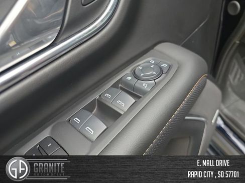 Used 2024 GMC Yukon AT4 w/ Technology Package image 11