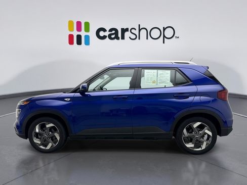 Used 2024 Hyundai Venue Limited FWD image 2