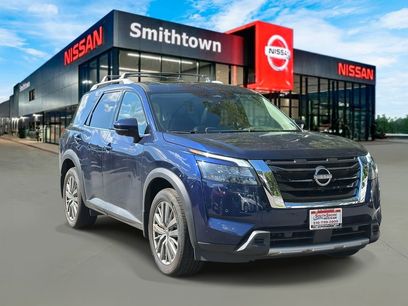 New 2025 Nissan Pathfinder SL w/ SL Premium Package
