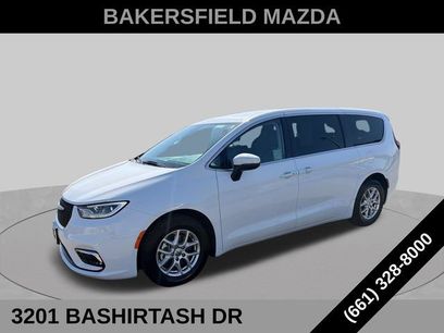 Used 2023 Chrysler Pacifica Touring-L