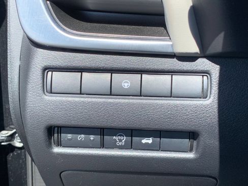 Used 2025 Nissan Rogue SV AWD/4WD image 43
