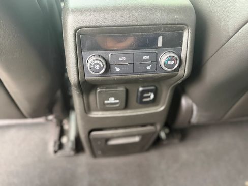 Used 2017 GMC Acadia Denali w/ Technology Package AWD/4WD image 34