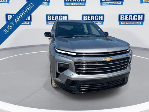 Used 2025 Chevrolet Traverse High Country w/ LPO, Floor Liner Package image 3
