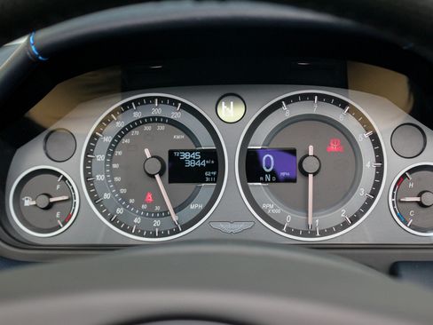 Used 2017 Aston Martin V12 Vantage S image 18