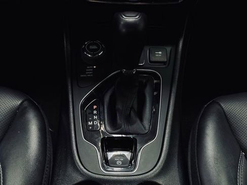 Used 2022 Jeep Cherokee Limited image 34