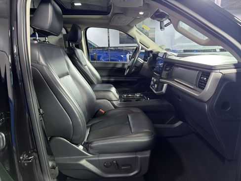 Used 2024 Ford Expedition Max XLT AWD/4WD image 25