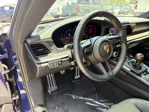 Used 2026 Porsche 911 Carrera T RWD image 12
