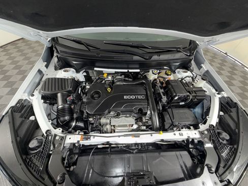 Used 2022 GMC Terrain SLE w/ Driver Convenience Package image 28