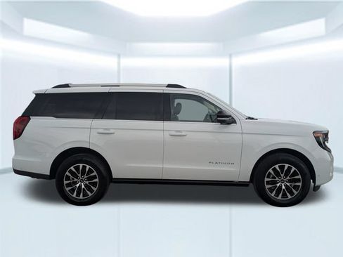 Used 2025 Ford Expedition Platinum AWD/4WD image 8