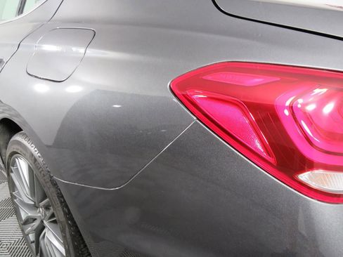 Used 2019 Genesis G70 2.0T Advanced image 29