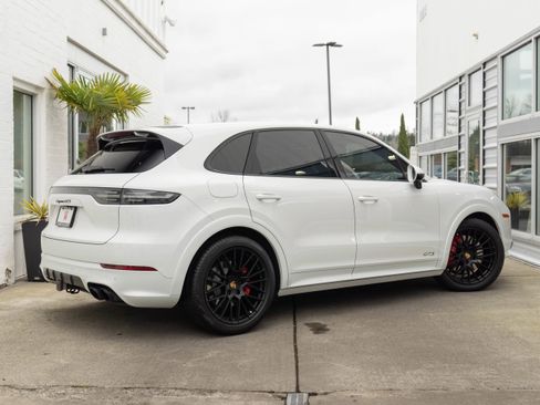 Used 2022 Porsche Cayenne GTS image 7