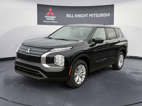 New 2025 Mitsubishi Outlander ES image 1