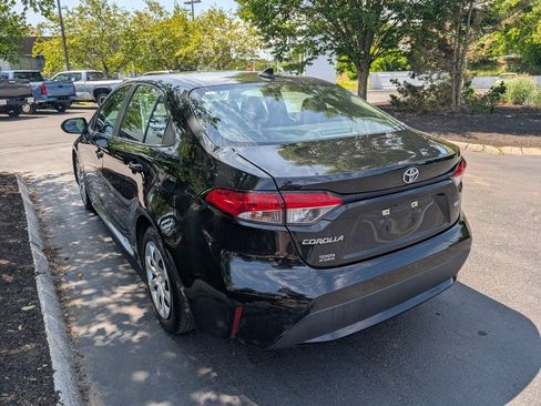 Used 2020 Toyota Corolla LE FWD image 5