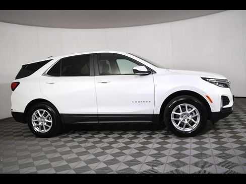 Used 2024 Chevrolet Equinox LT AWD/4WD image 2