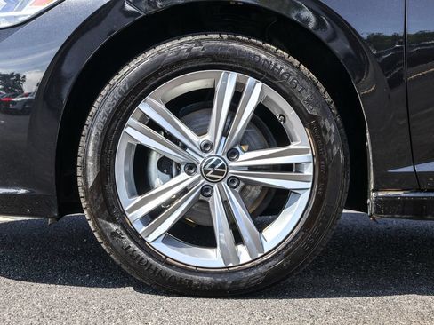 Certified 2024 Volkswagen Jetta SE FWD image 16