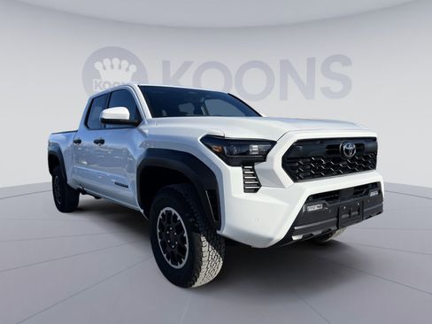 Used 2025 Toyota Tacoma TRD Off-Road image 10