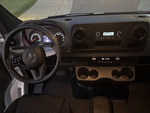Used 2023 Mercedes-Benz Sprinter 144 Cargo image 40