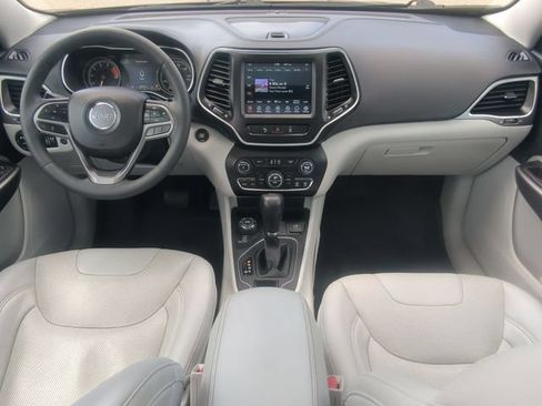 Used 2022 Jeep Cherokee Latitude Lux w/ Sun & Sound Group AWD/4WD image 22