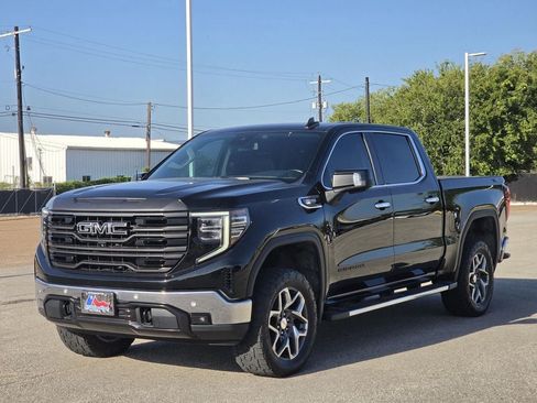 Used 2023 GMC Sierra 1500 SLT AWD/4WD image 7