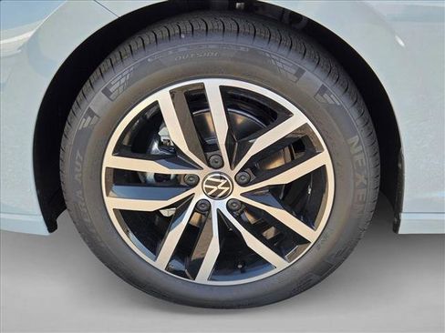 New 2026 Volkswagen Jetta SE FWD image 10