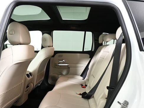 Certified 2026 Mercedes-Benz GLB 250 4MATIC image 32