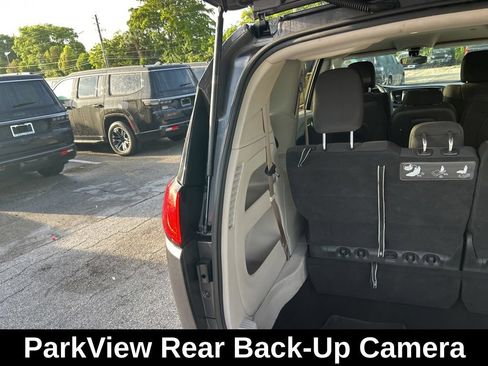 Used 2017 Chrysler Pacifica LX FWD image 27