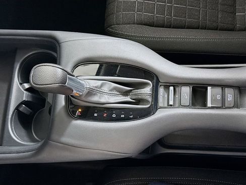Certified 2023 Honda HR-V LX image 16